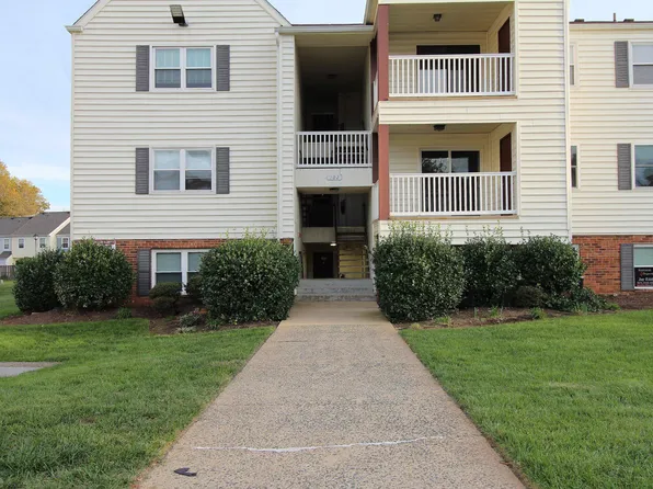 102 Chesterfield Ln APT 202, Stafford, VA 22556