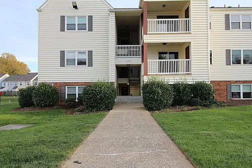 102 Chesterfield Ln Photo 1