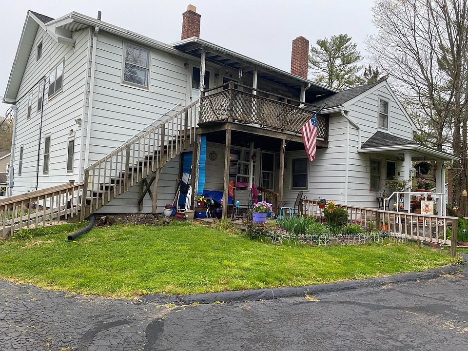 2nd image of 350 Peck Ln #1S