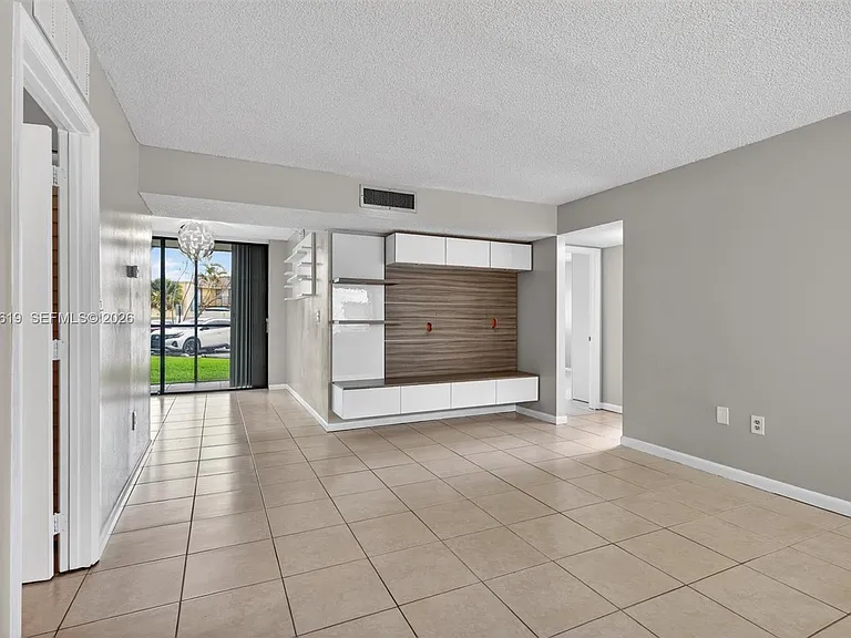8065 SW 107th Ave #106 — Photo 11