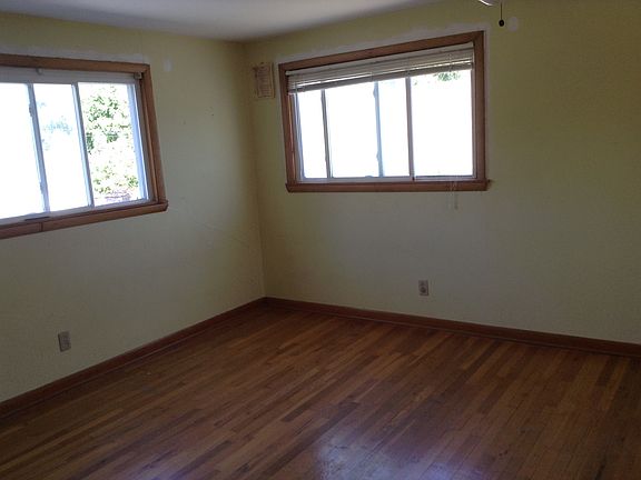 4th image of 4484 Clarke Dr