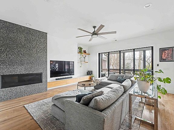 5th image of 799 Harold Ave SE