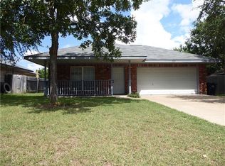 424 Bent Wood Dr, Leander, TX 78641