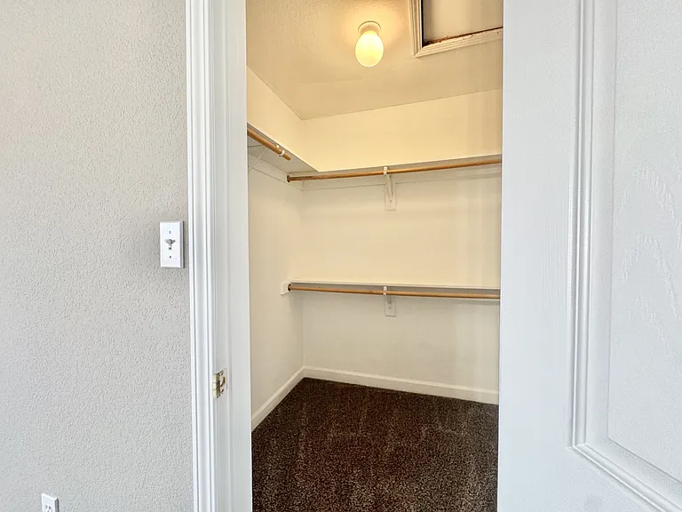 934 E Craighead Forest Rd #B — Photo 25