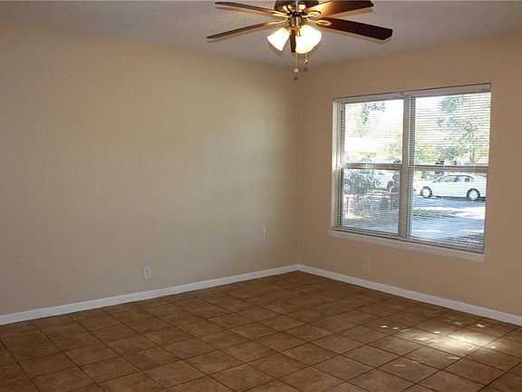 3rd image of 5902 Blythewood Dr