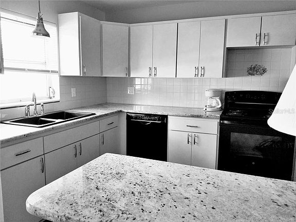 2nd image of 17 Golfview Cir NE