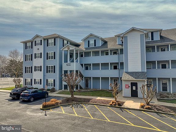 2nd image of 3800 Sanibel Cir Unit 3808