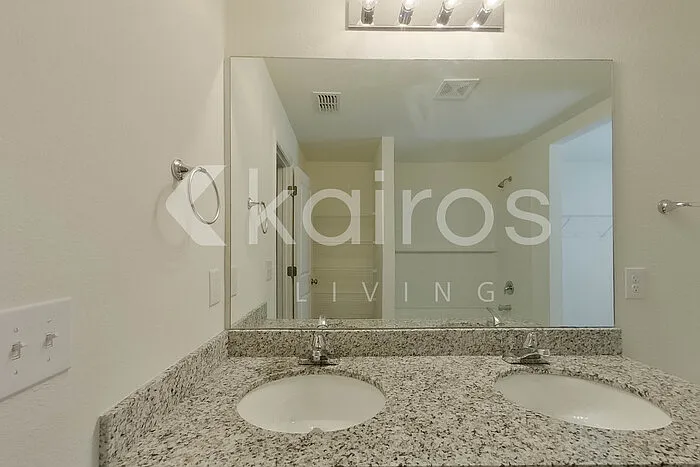 18268 Wintergarden Ave — Photo 13
