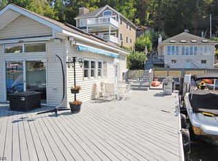 407 Lakeside Blvd, Hopatcong, NJ 07843
