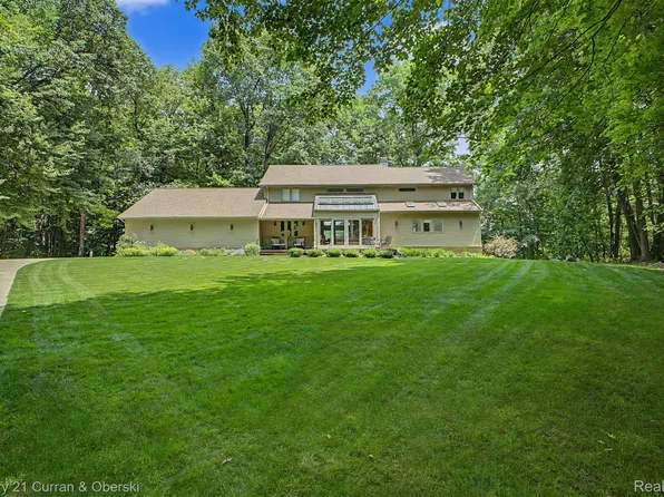 11349 Philway Ct, Brighton, MI 48114
