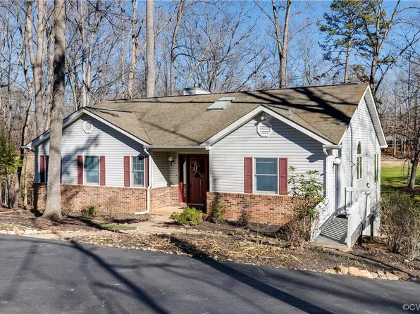 29 Out Of Bounds Rd, Palmyra, VA 22963