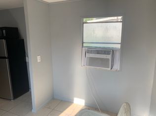 410 Kenwood Ave #C, Nokomis, FL 34275