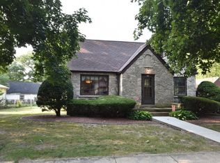 125 Lincoln Ave, Mukwonago, WI 53149