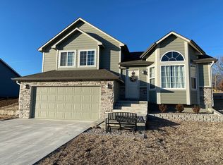 519 Prairie Meadow Rd, Saint George, KS 66535