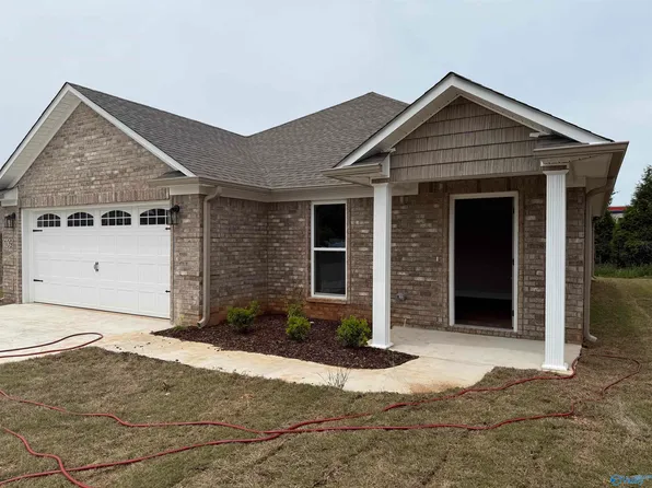 109 James Bowie Dr, Athens, AL 35611
