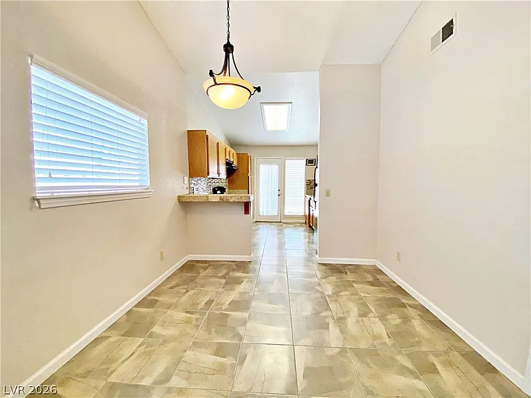 704 Callahan Point Dr — Photo 3
