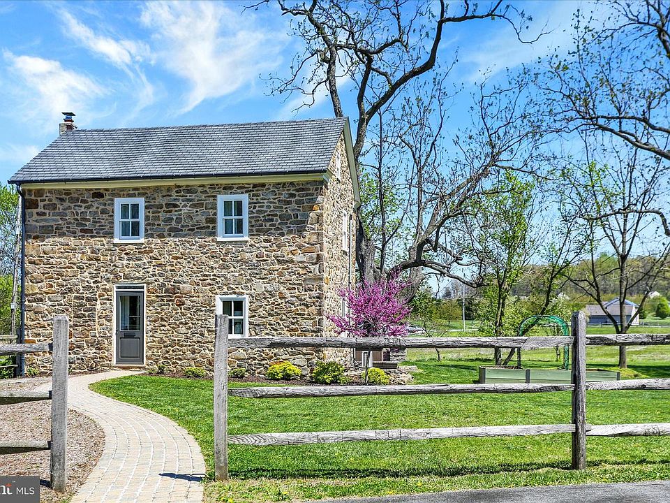 1st image of 84 Cider Mill Rd