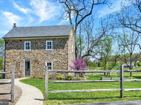 84 Cider Mill Rd, Mertztown, PA 19539