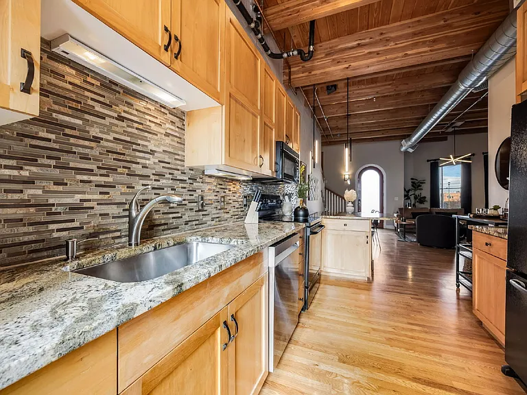 261 Pine St #108 — Photo 4