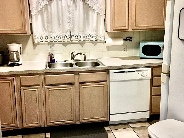 4811 Worth St — Photo 25