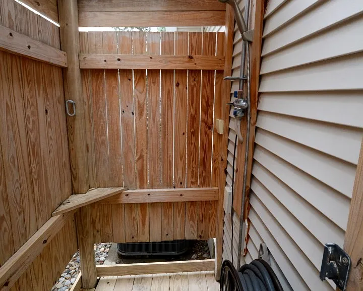 4116 Pretty Lake Ave — Photo 9