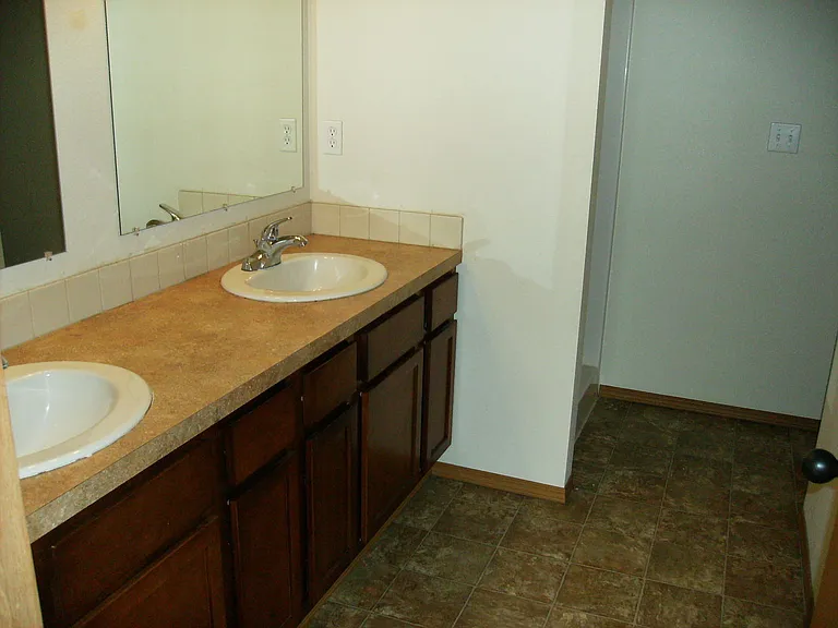 1236 W Malaga Ave — Photo 13
