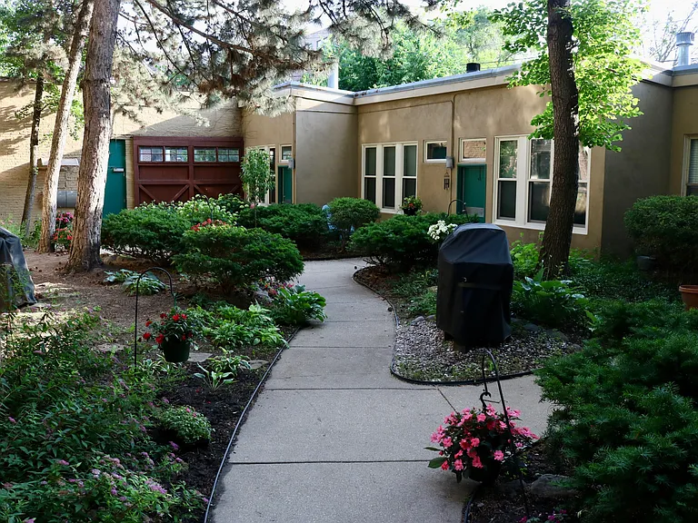 2510 N Wayne Ave #211 — Photo 8