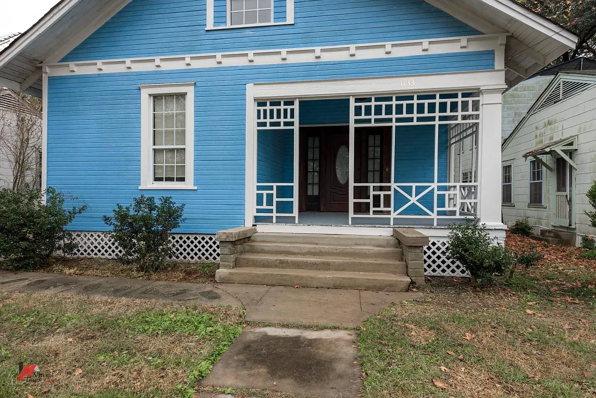 3 bed, 1228 sqft, $990 — Photo 1