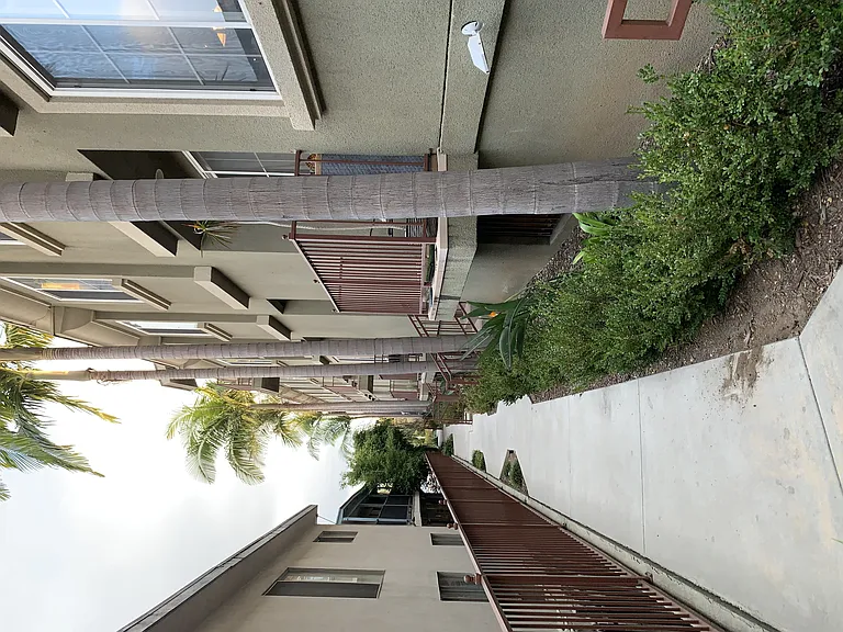 10133 Tabor St — Photo 11