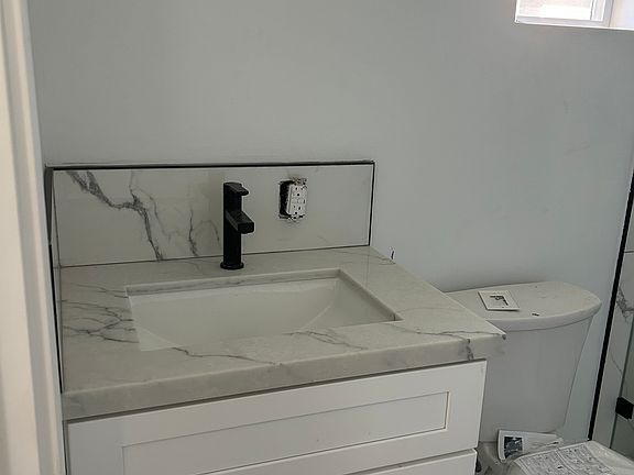 3rd image of 10346 Pounds Ave #1