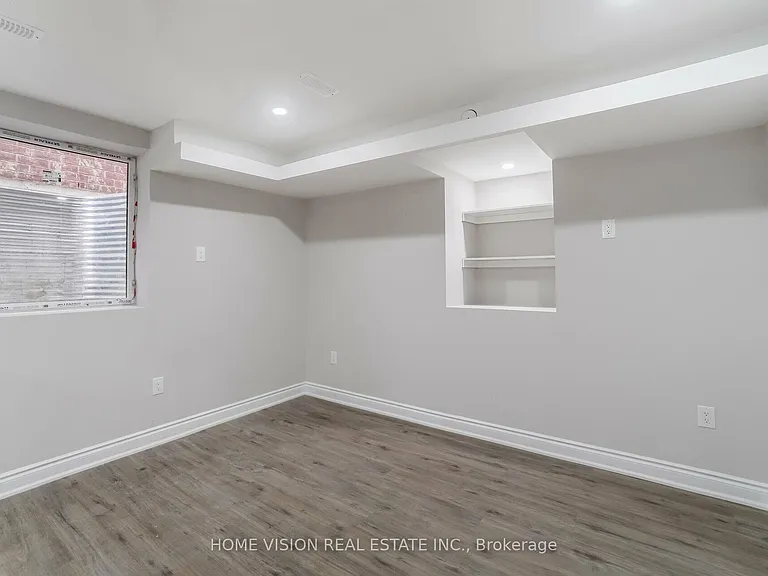 35 Little Britain Cres #BASEMENT — Photo 9