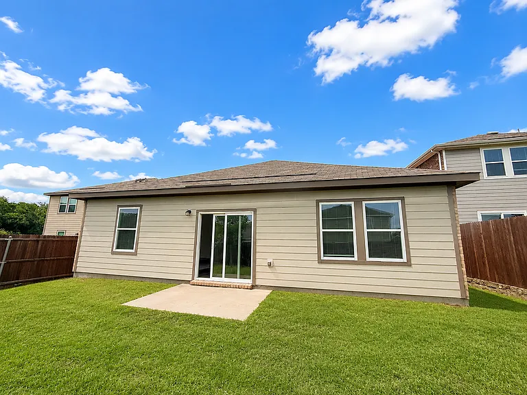 715 Wellington Dr — Photo 18