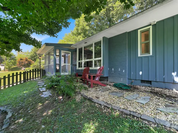 81 N Johnson St, Brevard, NC 28712