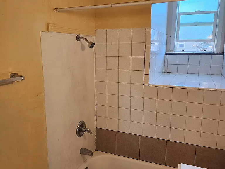 1619 Chanslor Ave #C — Photo 13