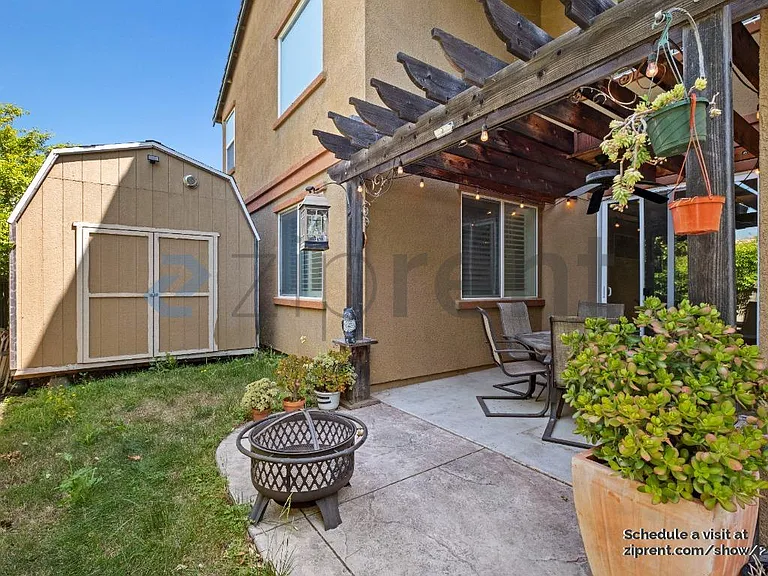887 Hampton St — Photo 33