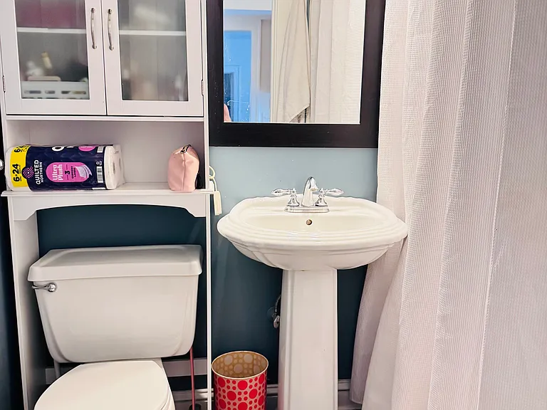 151 Western Ave N #10 — Photo 8