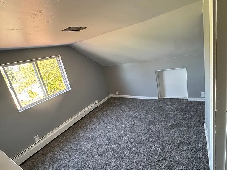 1439 Main St — Photo 4
