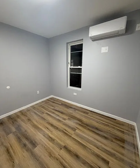1044 Manor Ave #1 — Photo 8