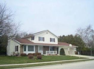 4716 Forest Hills Dr, Two Rivers, WI 54241