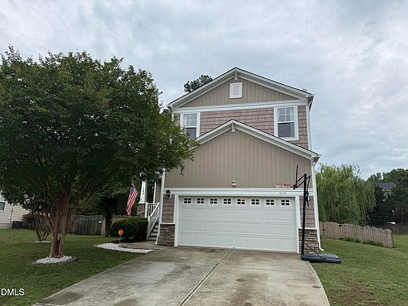 3rd image of 1202 Summerfield Ln E
