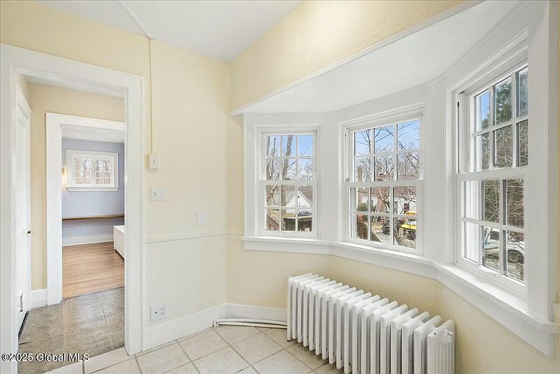 4th image of 20 Russell Court