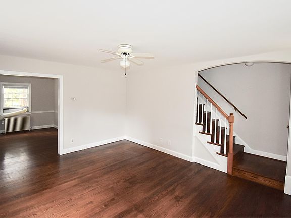 2nd image of 627 N Oakland St