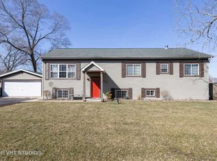 224 Meadow Ln, New Lenox, IL 60451