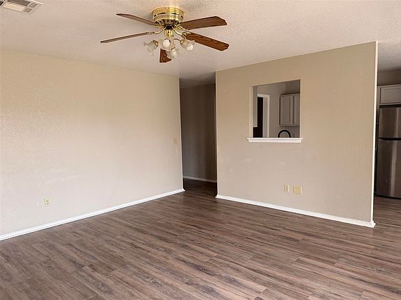 5th image of 209 E B Ave