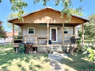 10 4th St, Belpre, OH 45714
