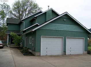 824 S 8th St, Cottage Grove, OR 97424