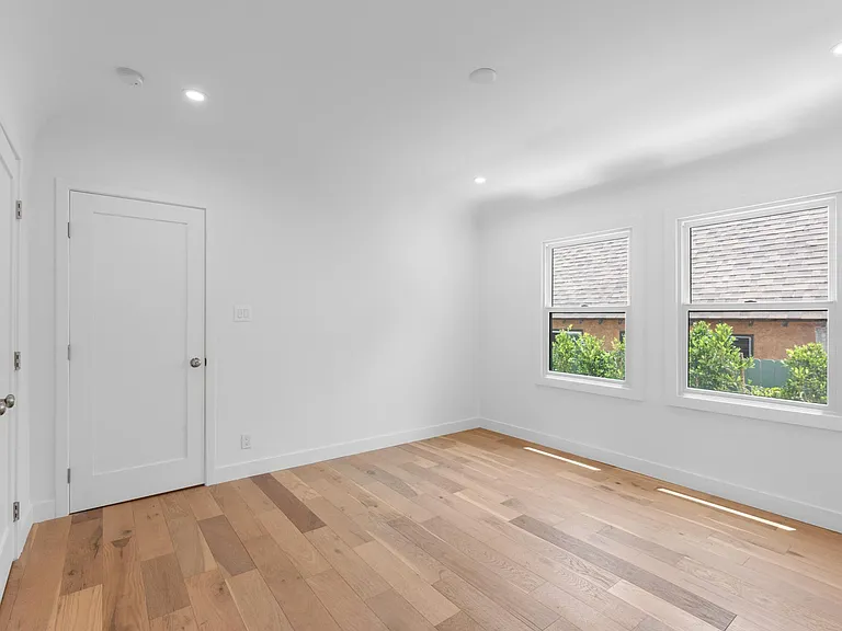 1020 Carol Dr — Photo 18