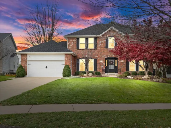 237 E Governor Pl, Saint Charles, MO 63301