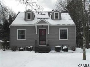 4 Schuster Rd, Schenectady, NY 12303