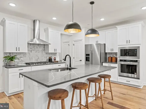 135 S Buck Tavern Way #11501, Glen Mills, PA 19342